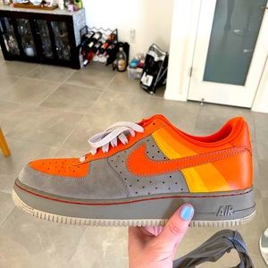 Nike Air Force 1 Low
Barkley Pack Stealth Orange Size 10.5 Mens